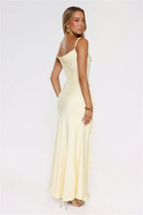 Robe longue en satin Smiling Sunrays jaune