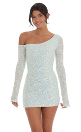Robe moulante asymétrique à sequins bleu menthe