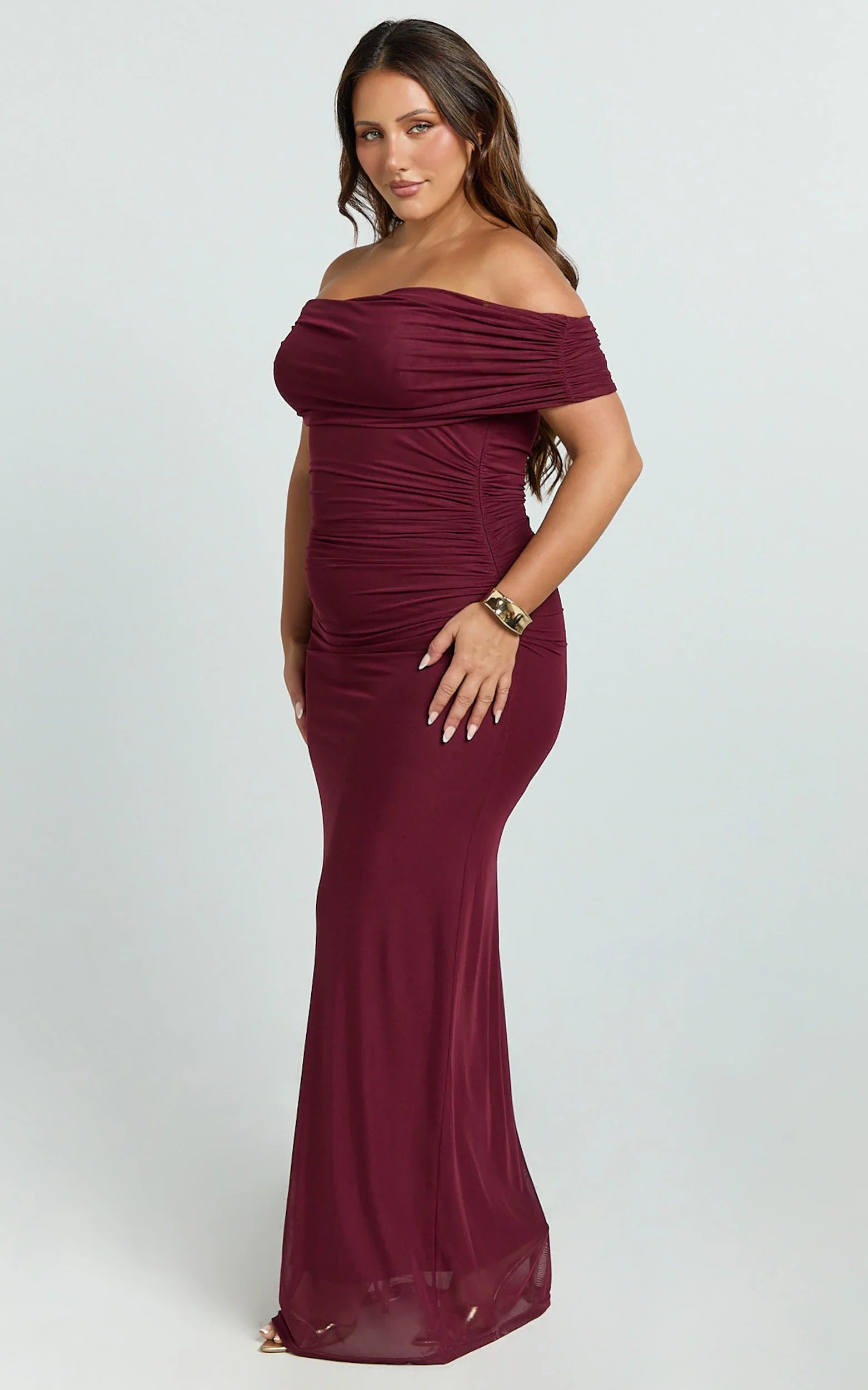 Caterina Maxi - Robe en maille froncée à épaules dénudées couleur bordeaux