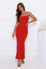Type de modèle Robe longue rouge