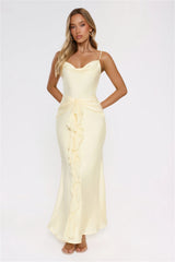 Robe longue en satin Smiling Sunrays jaune