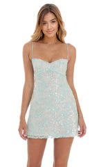 Robe Babydoll en Tulle Brodé de Paillettes Couleur Écume de Mer