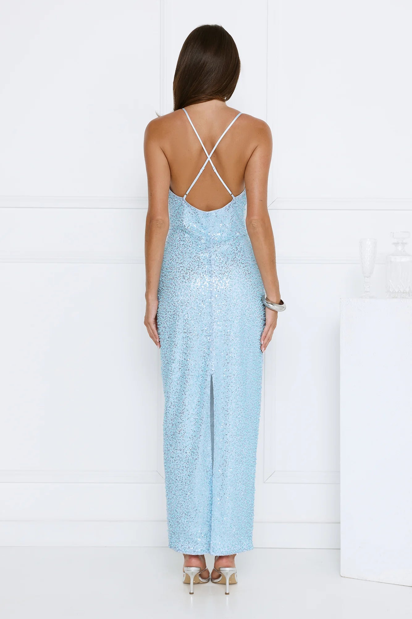 The Shine Collective Robe longue à sequins bleue
